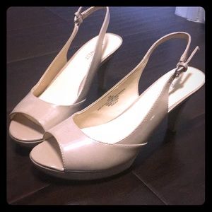 Nine West beige sandals 3’’ heel & 1/2’’ platform